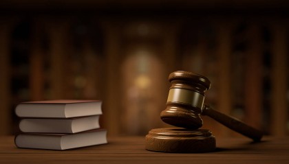 农妇与法官言语冲突被罚10万拘15日，让人看不懂