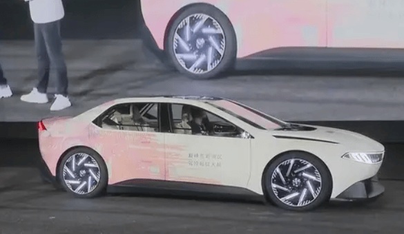 宝马新王炸！双门猎装+460kW V8，科莫湖畔23日全球首发！