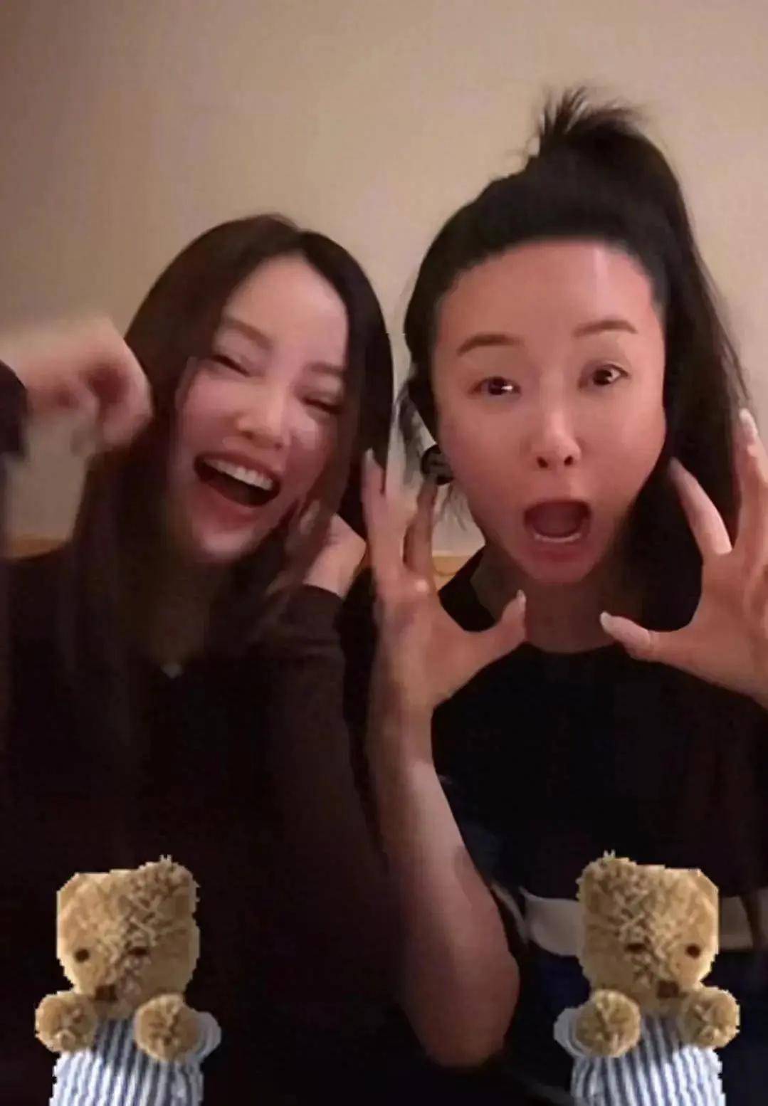 李小璐跟贾乃亮同框出现，跟霍思燕一家聚餐，甜馨跟嗯哼畅聊都长变了！