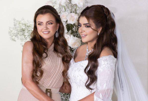 迪拜公主休夫后再订婚，交往卡戴珊前任晒出价值千万钻戒