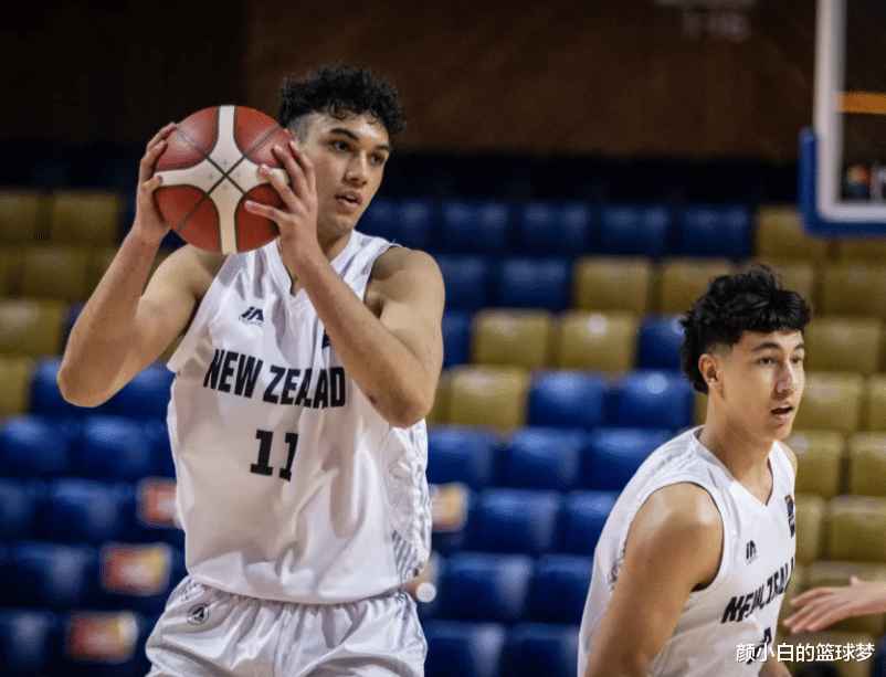 U16男篮亚洲杯：苏拉绝杀新西兰拒日本18分逆转1.63米越圭司243